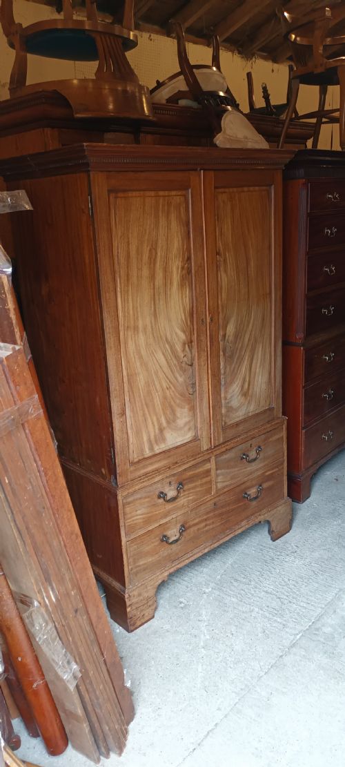 Late Georgian Mahogany Housekeepers Linen Press Cupboard .