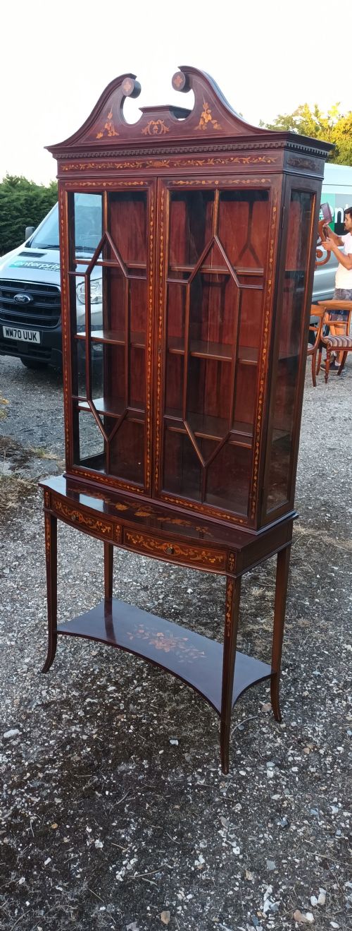 Elegant Inlaid Mahogany Edwardian Display Cabinet.