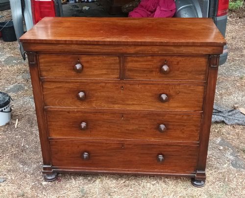 Regency Mahogany Chest of Drawers.