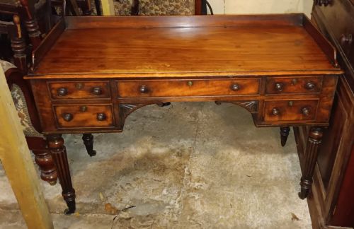 Victorian Mahogany 5 Drawer Writing Table.