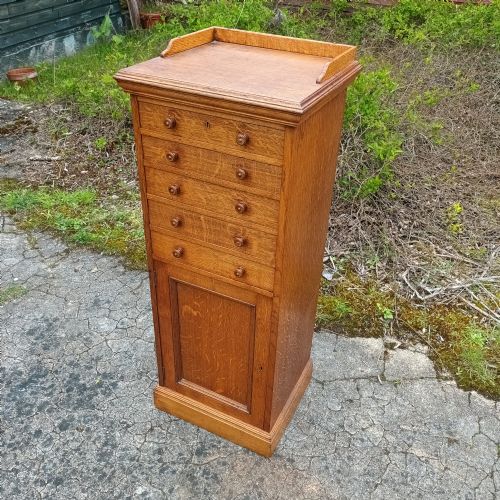 Useful Late Victorian Oak Side Cabinet
