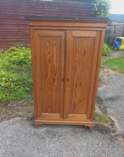 Useful Late 19th Century Pine 2 Door Fitted Cupboard.