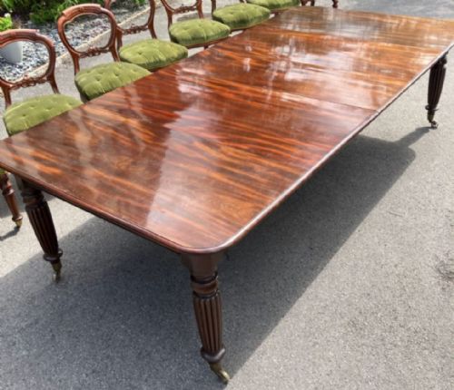REGENCY MAHOGANY 3 LEAF EXTENDING DINING TABLE - ADDITIONAL PHOTO 1