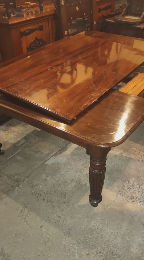 REGENCY MAHOGANY 3 LEAF EXTENDING DINING TABLE - ADDITIONAL PHOTO 11