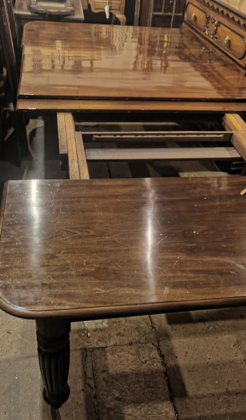 REGENCY MAHOGANY 3 LEAF EXTENDING DINING TABLE - ADDITIONAL PHOTO 17