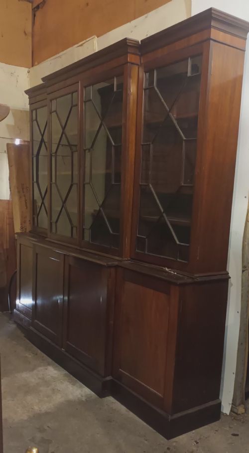 Edwardian Mahogany Breakfront Library Bookcase.