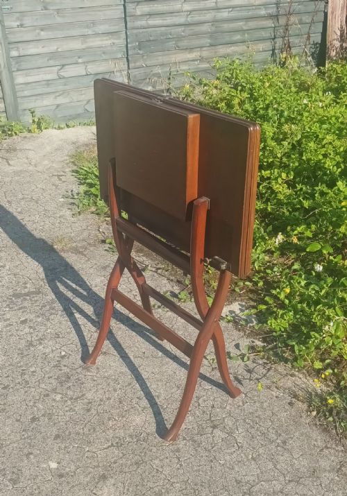 CAMPAIGN STYLE FOLDING GAMES TABLE - ADDITIONAL PHOTO 2