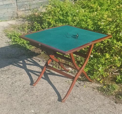 CAMPAIGN STYLE FOLDING GAMES TABLE - ADDITIONAL PHOTO 4