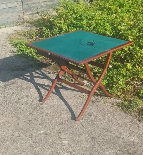 CAMPAIGN STYLE FOLDING GAMES TABLE - ADDITIONAL PHOTO 5