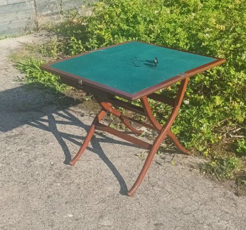 CAMPAIGN STYLE FOLDING GAMES TABLE - ADDITIONAL PHOTO 6