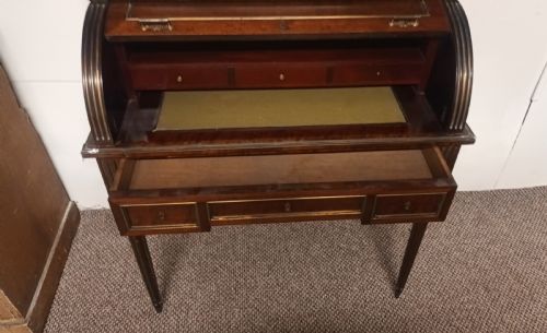 FRENCH MAHOGANY BRASS MOUNTED CYLINDER BUREAU - ADDITIONAL PHOTO 3