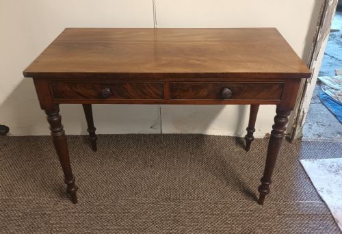 Mid 19th Century Mahogany 2 Drawers Side Table.
