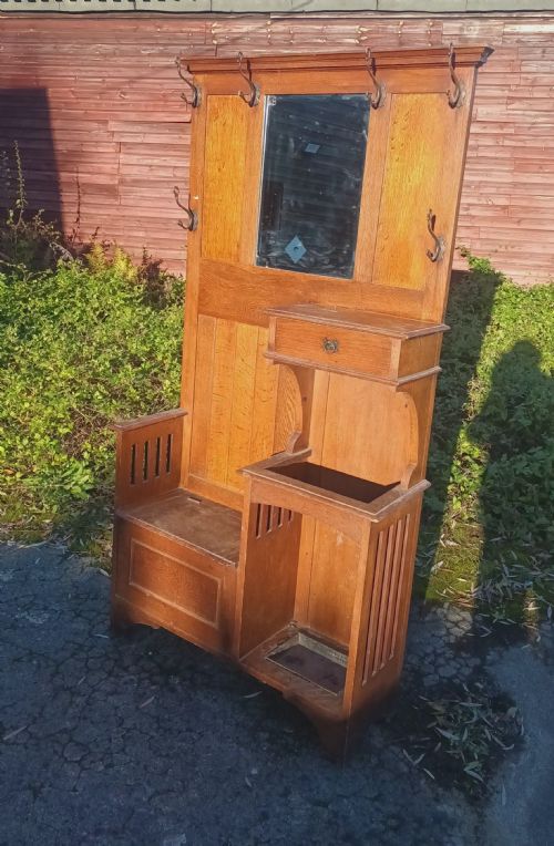 Useful Edwardian Oak Hall Box Seat Hall Stand.