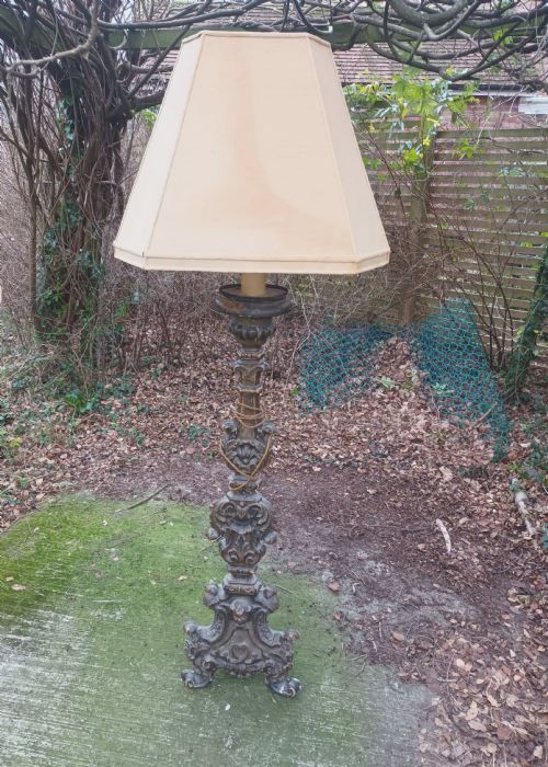 Carved Gilt Wood Corner Lamp Standard - With Corner Shade.