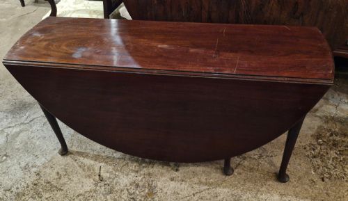 Large Georgian 8 Seater Mahogany Gate Leg Dining Table