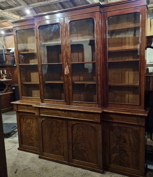 Mid 19th Century Mahogany Breakfront Bookcase of Slim Proportions.
