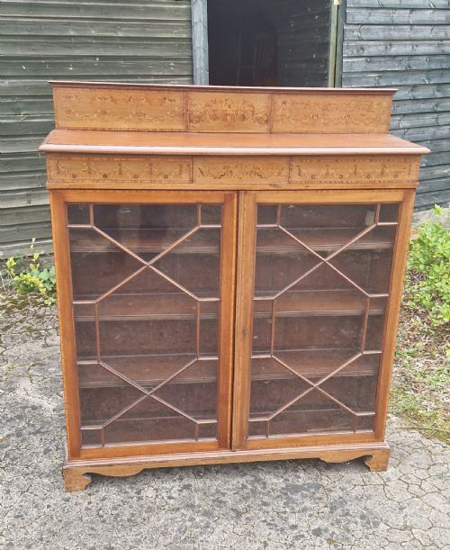 Edwardian Inlaid Mahogany 2 Door Bookcase Cabinet.