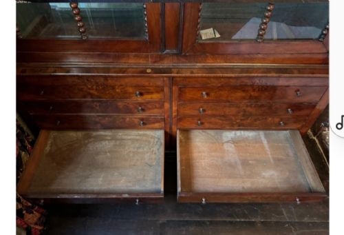 LARGE MID 19TH CENTURY MAHOGANY BOOKCASE CABINET - ADDITIONAL PHOTO 7