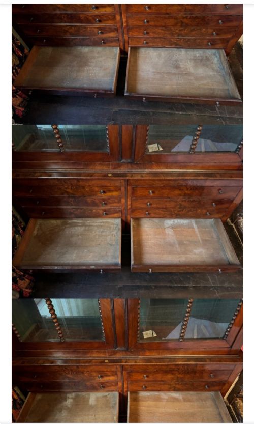 LARGE MID 19TH CENTURY MAHOGANY BOOKCASE CABINET - ADDITIONAL PHOTO 9