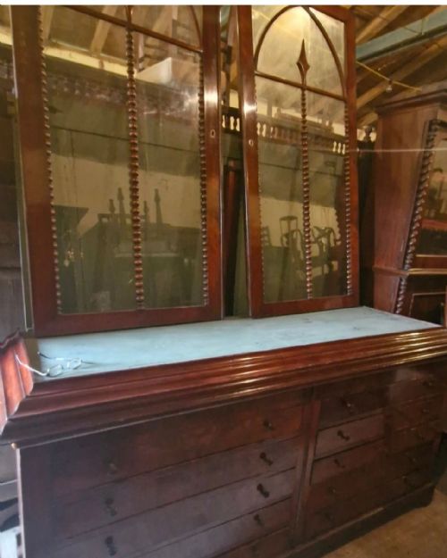LARGE MID 19TH CENTURY MAHOGANY BOOKCASE CABINET - ADDITIONAL PHOTO 17
