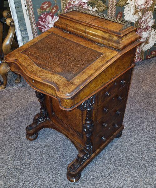 Victorian Burr Walnut 4 Drawer Davenport.