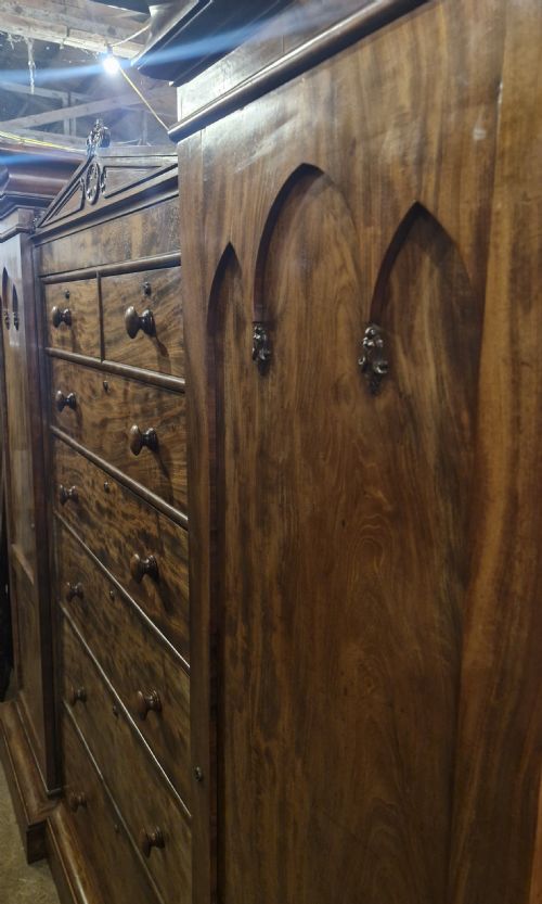 GOOD EARLY VICTORIAN MAHOGANY SENTRY BOX COMBINATION WARDROBE - ADDITIONAL PHOTO 2