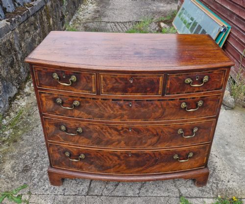 Late 18th Century Mahogany Bow Front Chest of Drawers.