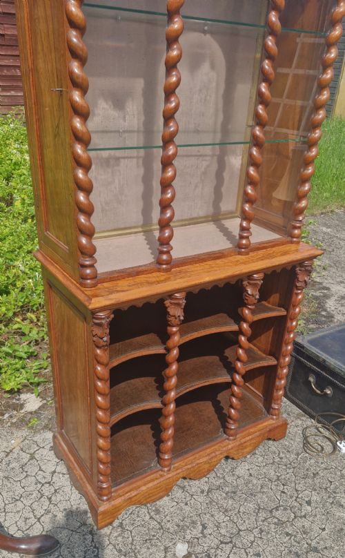 OAK 2 PART DISPLAY CABINET - ADDITIONAL PHOTO 4