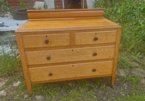 Good Practical Golden Oak Chest of Drawers.
