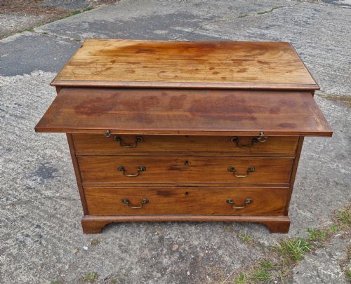 EARLY 19TH CENTURY MAHOGANY CHEST OF DRAWERS WITH BRUSHING SLIDE - ADDITIONAL PHOTO 4