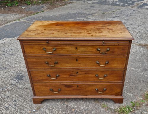 EARLY 19TH CENTURY MAHOGANY CHEST OF DRAWERS WITH BRUSHING SLIDE - ADDITIONAL PHOTO 5