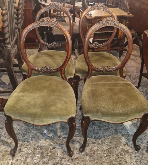 set of 4 victorian walnut balloon back chairs - CATEGORY: ANTIQUE CHAIRS - DATED VICTORIAN