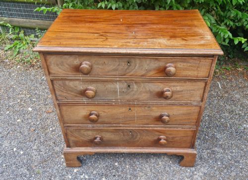 Neat and Compact Early 19th Century Mahogany Chest of Drawers.