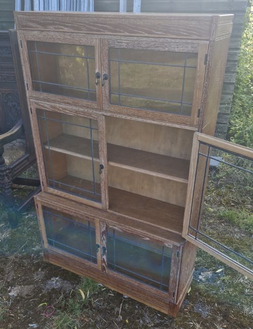 LIMED OAK 3 SECTION GLAZED CABINET - ADDITIONAL PHOTO 1