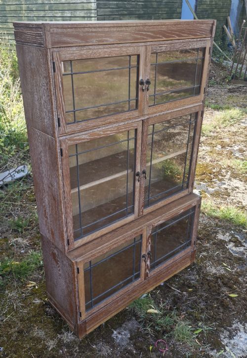 LIMED OAK 3 SECTION GLAZED CABINET - ADDITIONAL PHOTO 3
