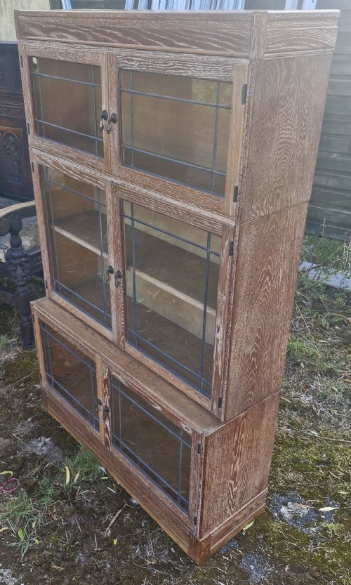 LIMED OAK 3 SECTION GLAZED CABINET - ADDITIONAL PHOTO 4