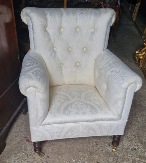 EDWARDIAN WOODSTOCK STYLE UPHOLSTERED ARMCHAIR OF GOOD SIZE - ADDITIONAL PHOTO 1