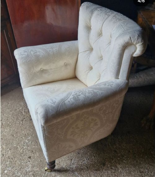 EDWARDIAN WOODSTOCK STYLE UPHOLSTERED ARMCHAIR OF GOOD SIZE - ADDITIONAL PHOTO 4