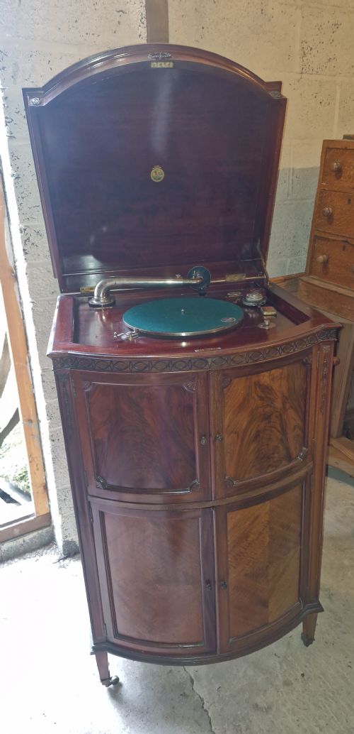 Mahogany Wind Up Gramophone. Good Cabinet.