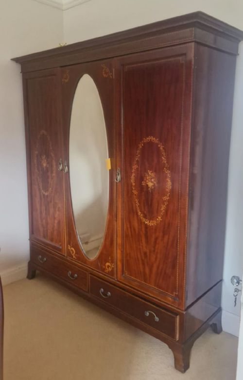 Good Quality Edwardian Inlaid Mahogany Wardrobe.