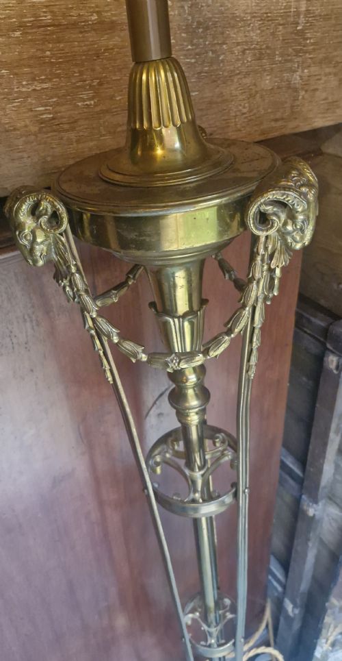 GOOD EDWARDIAN BRASS LAMP STANDARD WITH CAST RAMS HEADS - ADDITIONAL PHOTO 1