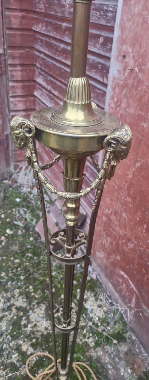 GOOD EDWARDIAN BRASS LAMP STANDARD WITH CAST RAMS HEADS - ADDITIONAL PHOTO 2