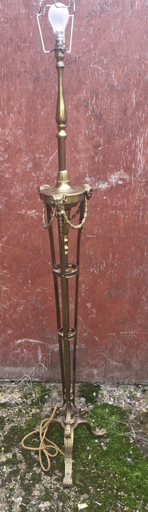 GOOD EDWARDIAN BRASS LAMP STANDARD WITH CAST RAMS HEADS - ADDITIONAL PHOTO 5