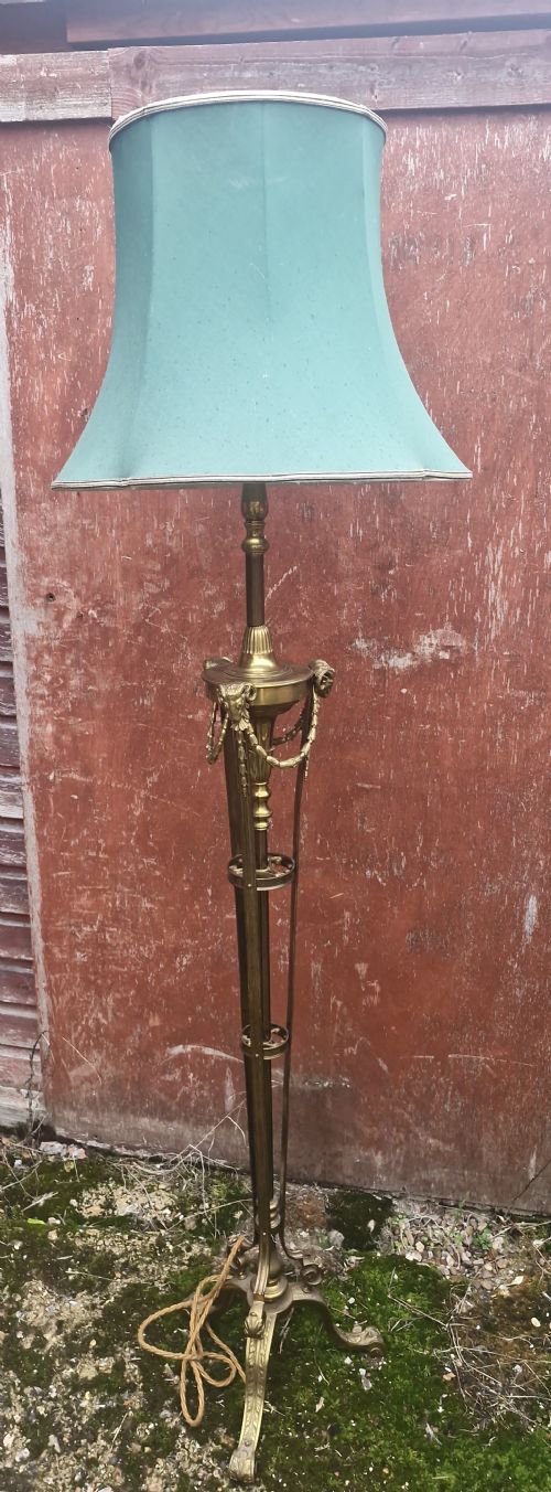 GOOD EDWARDIAN BRASS LAMP STANDARD WITH CAST RAMS HEADS - ADDITIONAL PHOTO 8