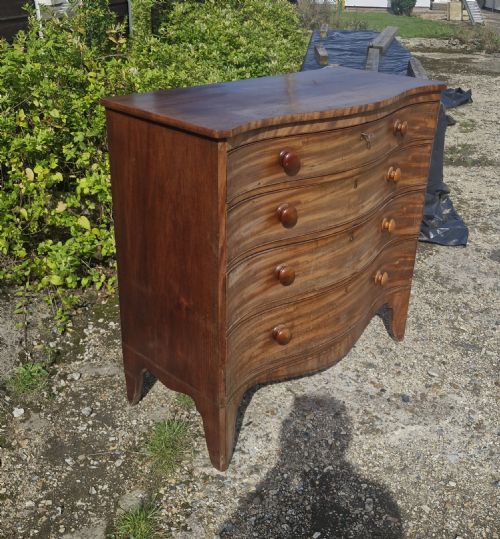EARLY 19TH CENTURY INLAID MAHOGANY SERPENTINE FRONT CHEST OF DRAWERS - ADDITIONAL PHOTO 2