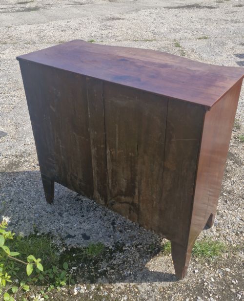 EARLY 19TH CENTURY INLAID MAHOGANY SERPENTINE FRONT CHEST OF DRAWERS - ADDITIONAL PHOTO 4