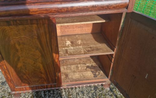 REGENCY MAHOGANY 2 DOOR SIDE CABINET - ADDITIONAL PHOTO 3
