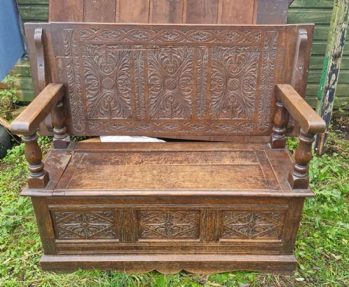Late Victorian Carved Oak Monks Seat.