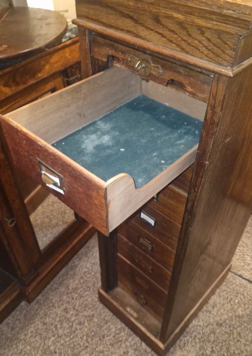 EARLY 20TH CENTURY OAK TAMBOUR FRONT FILING OFFICE CABINET - ADDITIONAL PHOTO 2