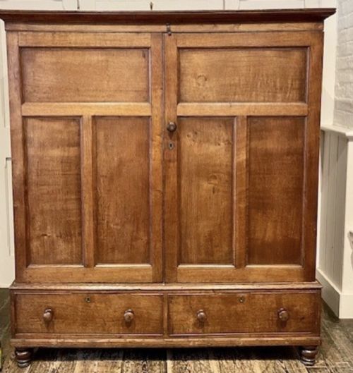 Early 19th Century Oak 2 Door Housekeepers Cupboard.